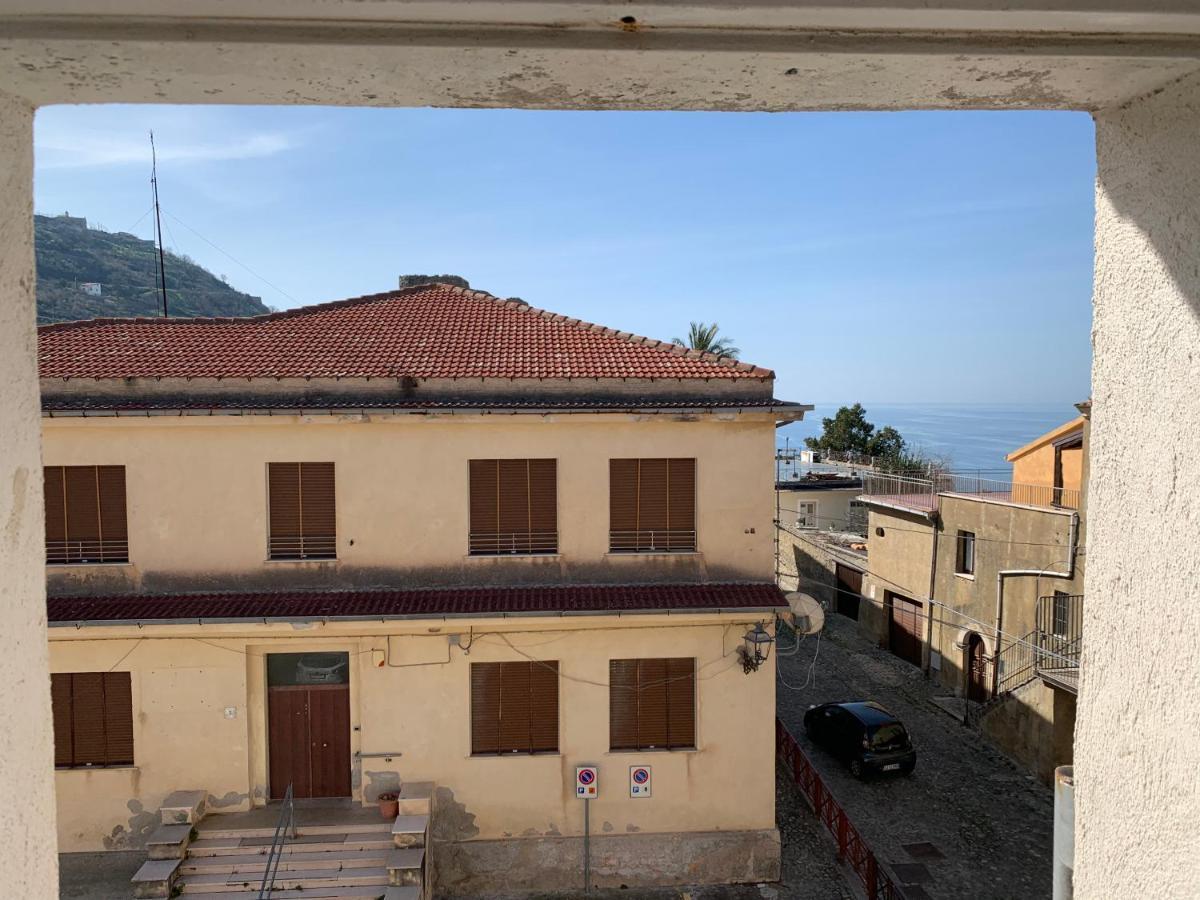 Al Castello Apartment Fiumefreddo Bruzio Buitenkant foto